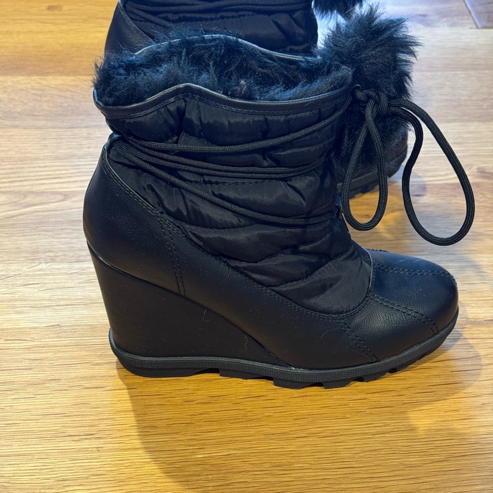 Black Faux Fur Wedge Ankle Boots Women Size 11 - Picture 4 of 5